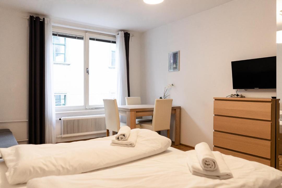 Central Living - Stephansdom Apartments Виена Стая снимка