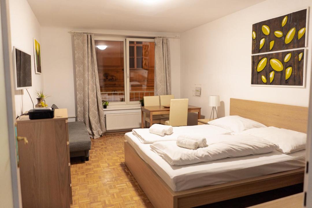 Central Living - Stephansdom Apartments Виена Стая снимка